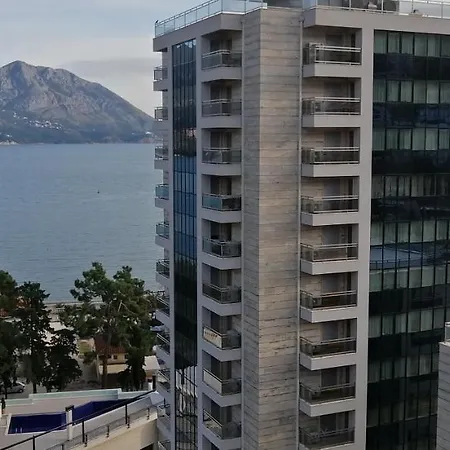 Apartment Fortuna Lux Budva